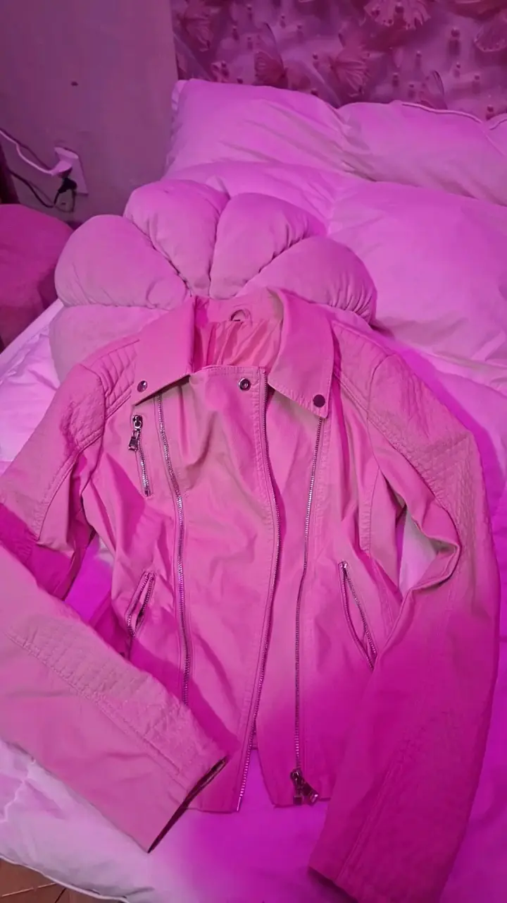Chaqueta de cuero sintético rosa para mujer