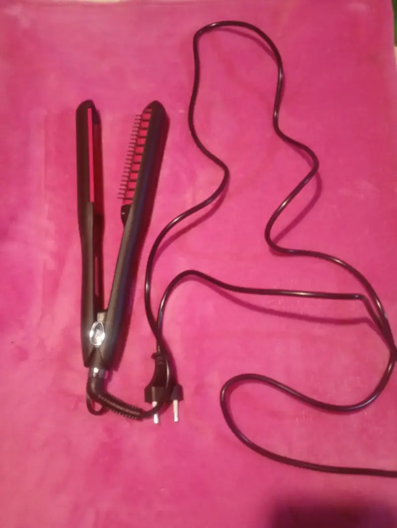 Plancha de Pelo Alisadora Negra - 2