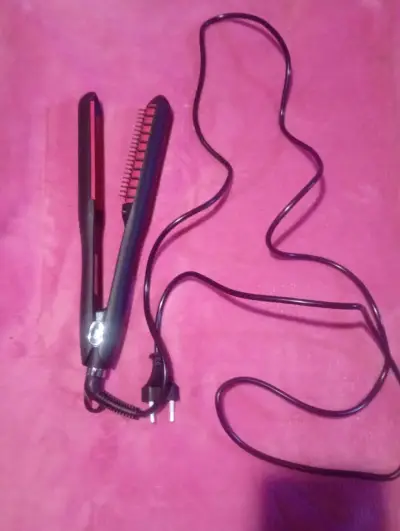 Plancha de Pelo Alisadora Negra - miniatura 3