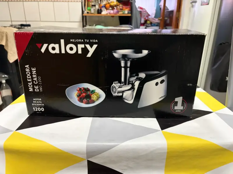Moledora de Carne Valory 1200W con Accesorios - 1