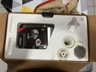 Moledora de Carne Valory 1200W con Accesorios - miniatura 3