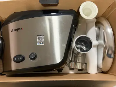Moledora de Carne Valory 1200W con Accesorios - miniatura 5