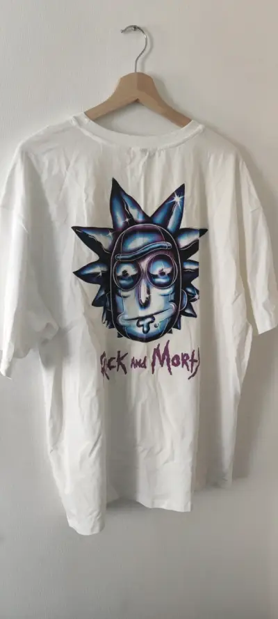 Polera blanca Rick and Morty con estampado - miniatura 2