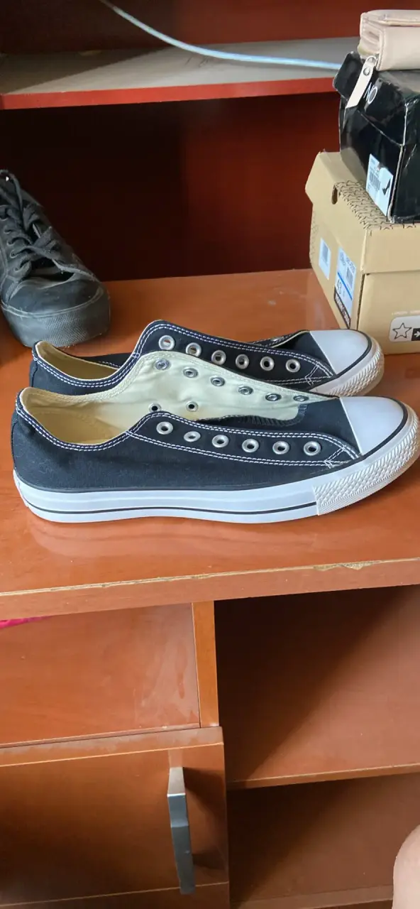 Zapatillas negras Converse All Star sin cordones - 2