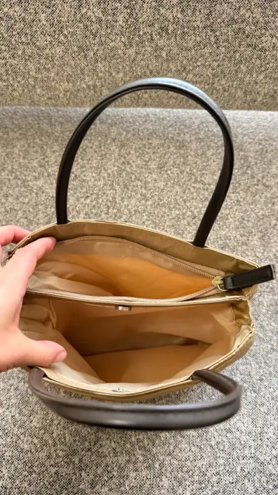 Bolso tote beige con asas negras - miniatura 2