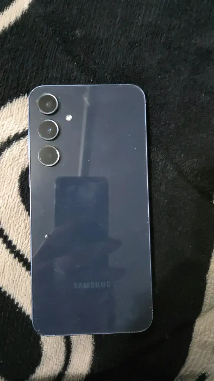 Smartphone Samsung Galaxy A55 en buen estado - 2