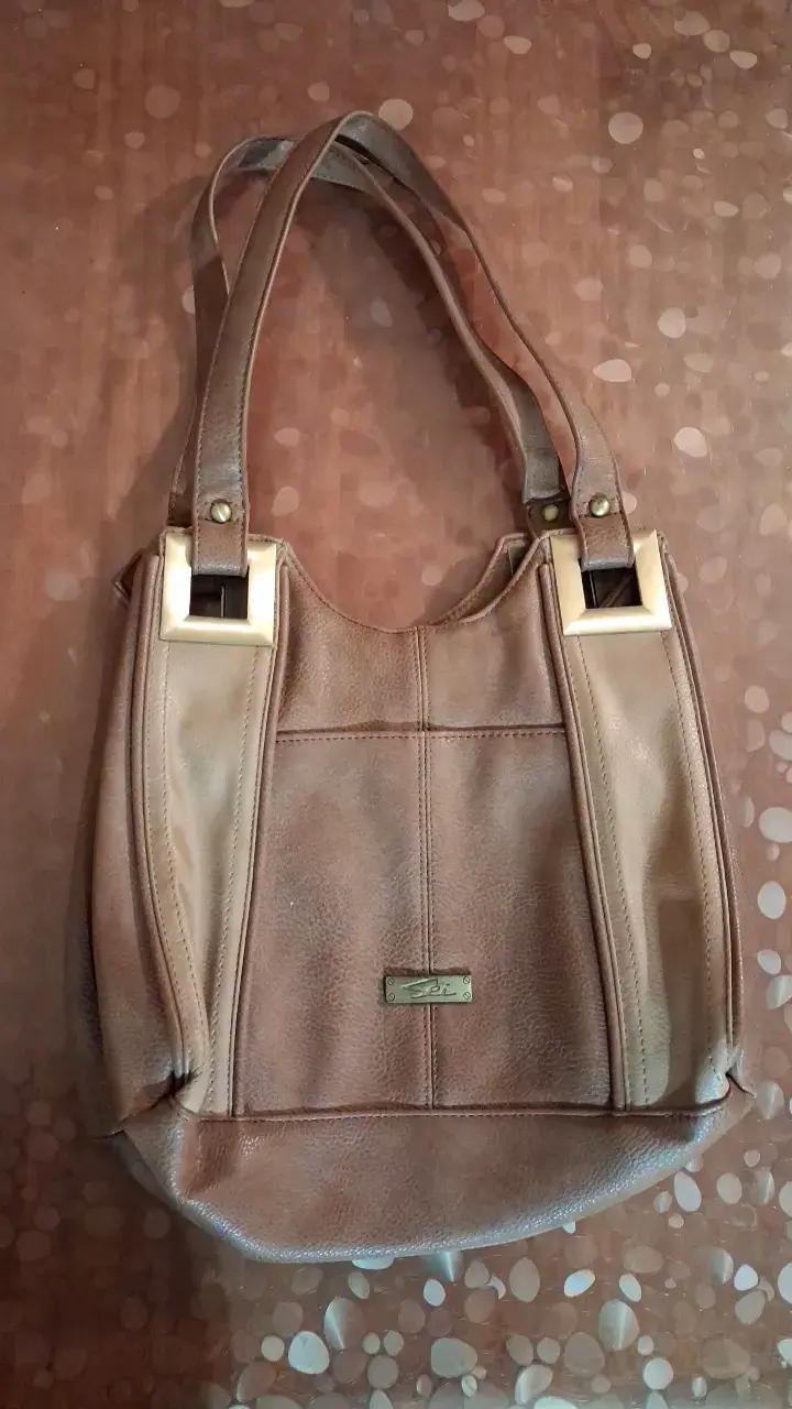 Bolso de cuero marrón con múltiples compartimentos - 1