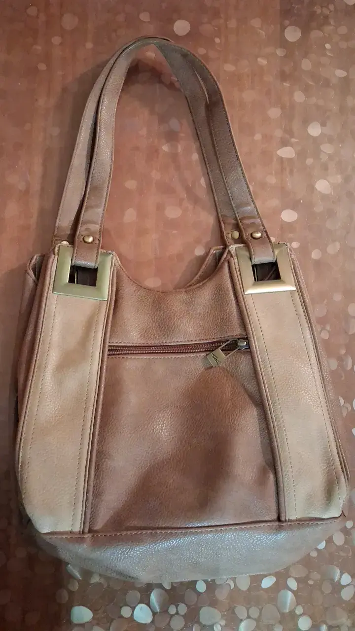 Bolso de cuero marrón con múltiples compartimentos - 3