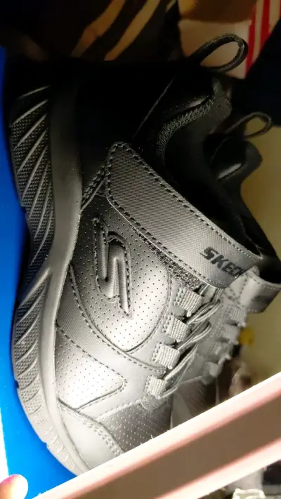 Zapatillas negras Skechers para niñas - miniatura 1