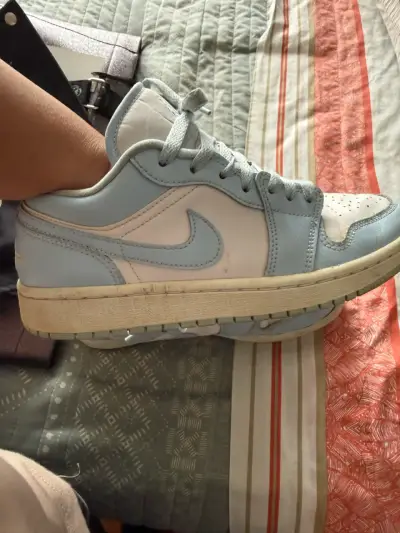 Zapatillas deportivas Nike Air Jordan celestes - miniatura 1