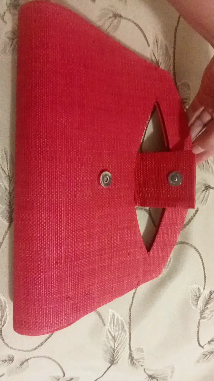 Cartera de mano roja elegante - 1