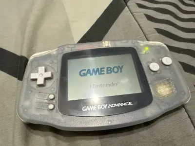 Consola portátil Game Boy Advance transparente - miniatura 3