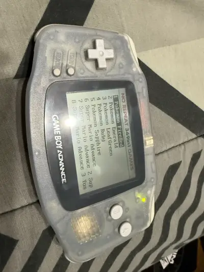 Consola portátil Game Boy Advance transparente - miniatura 4