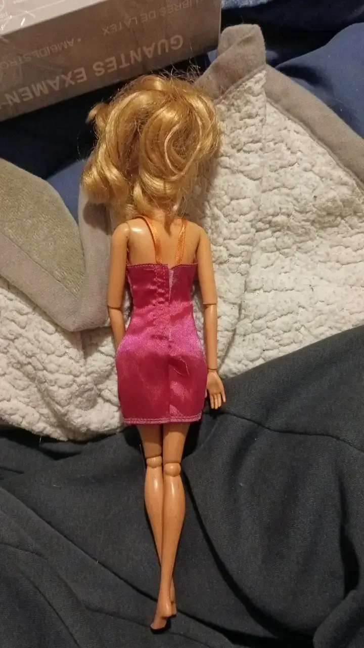 Muñeca Barbie articulada - 2