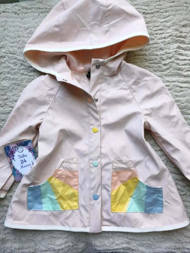 Chaqueta impermeable para niña con capucha y bolsillos coloridos - 2