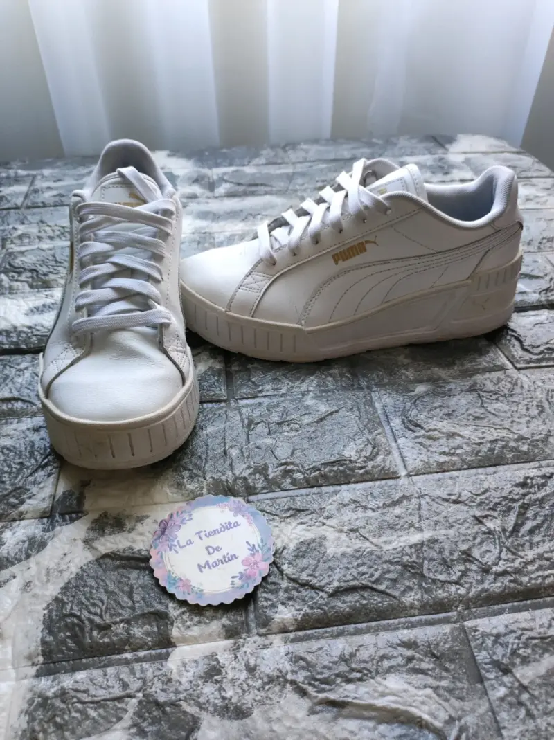 Zapatillas blancas Puma para mujer - 2