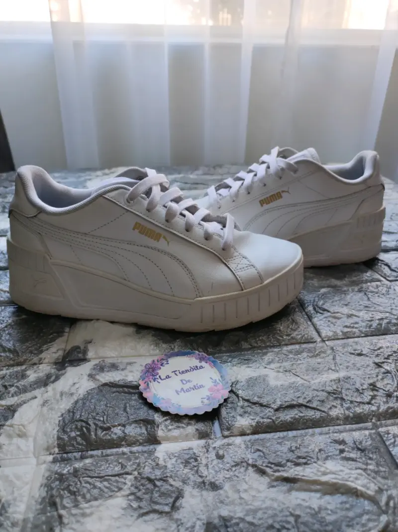Zapatillas blancas Puma para mujer - 3