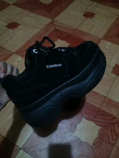 Zapatillas negras C/Moran con plataforma - miniatura 1