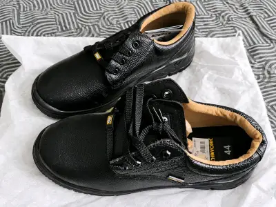 Zapatos de seguridad negros Steelwork talla 44 - miniatura 1