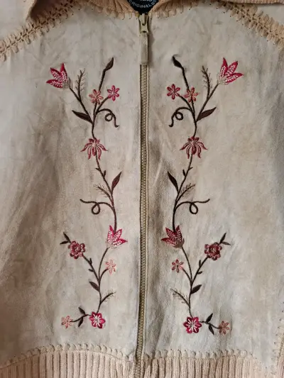 Chaleco beige bordado floral vintage - miniatura 2