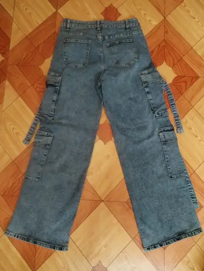 Pantalones cargo de mezclilla para mujer - miniatura 1