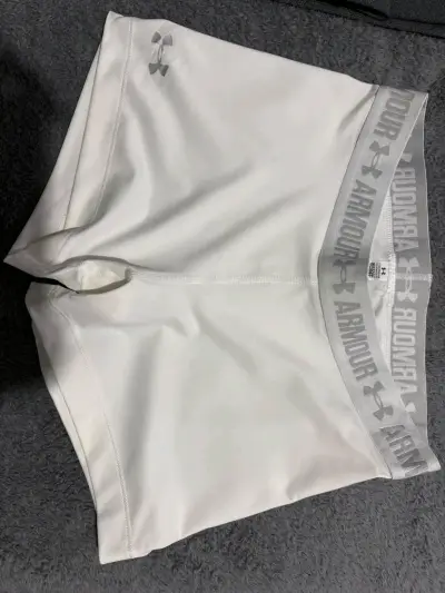 Biker deportivos Under Armour blancos - miniatura 1
