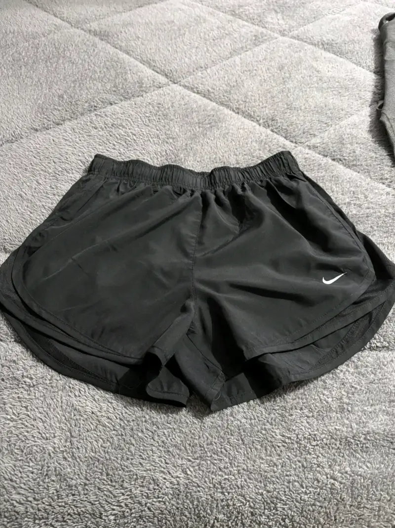 Biker deportivos Under Armour blancos - 2
