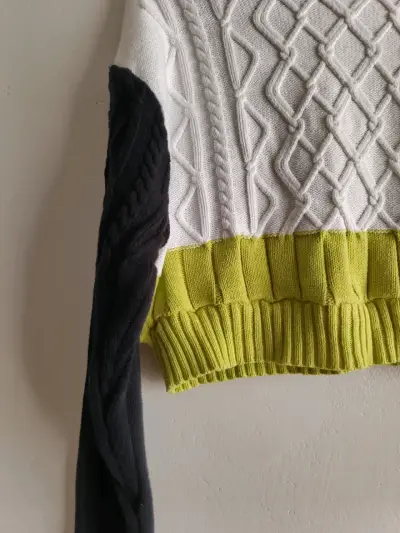 Suéter de punto tricolor para mujer - miniatura 2