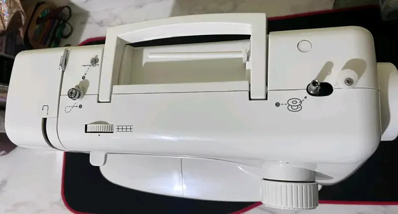 Máquina de Coser Singer Simple con Accesorios - 3