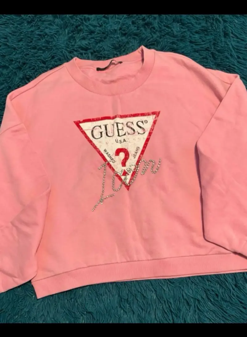 Polerón rosa Guess con logo frontal - 1
