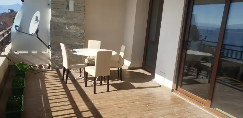 En Villarrica, orilla del Lago, se vende depto 3 d - 4
