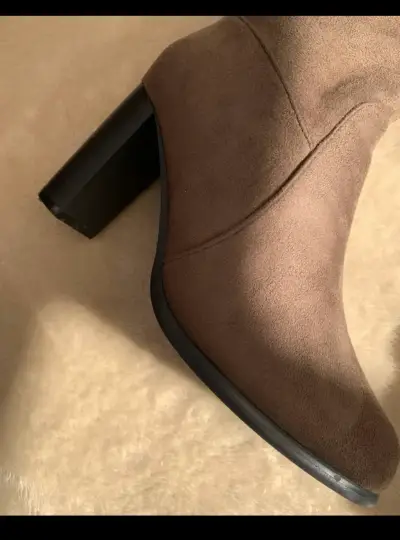 Botas largas de tacón alto color marrón - miniatura 3