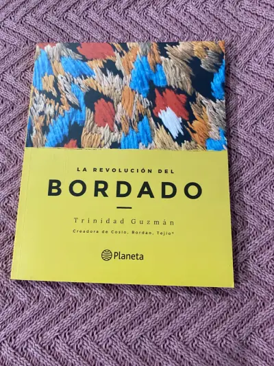 Libro La Revolución del Bordado por Trinidad Guzmán - miniatura 1