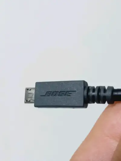 Cable USB Bose para carga y datos - miniatura 1