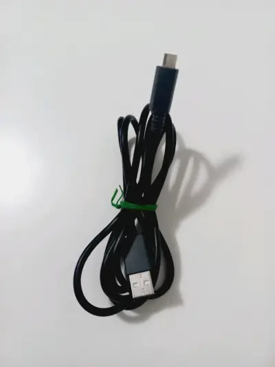 Cable USB Bose para carga y datos - miniatura 2
