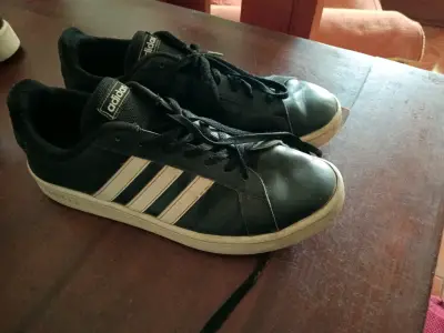 Zapatillas deportivas negras Adidas clásicas - miniatura 1