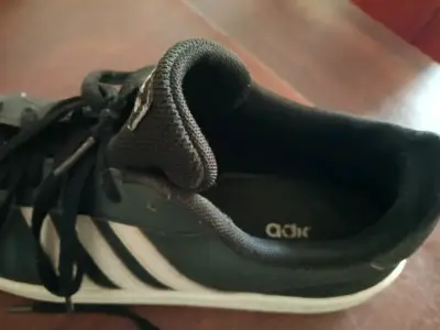Zapatillas deportivas negras Adidas clásicas - miniatura 3