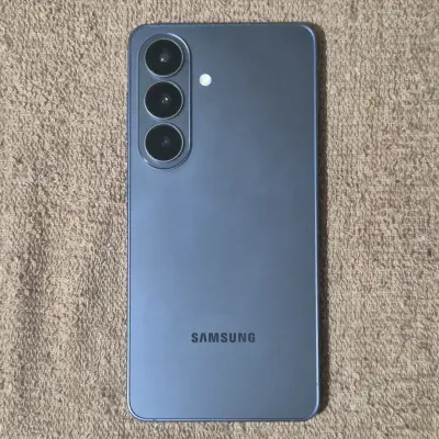 Samsung S26 512GB con su caja y cable USB C - miniatura 2