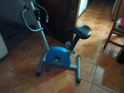 Bicicleta estática de ejercicio Larsen azul - miniatura 1