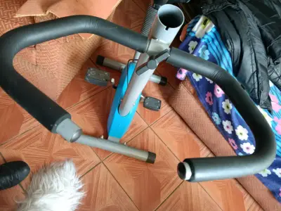 Bicicleta estática de ejercicio Larsen azul - miniatura 4