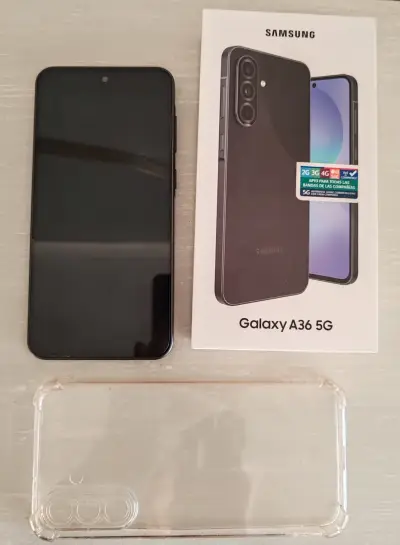Samsung Galaxy A36 5G con funda transparente - miniatura 1