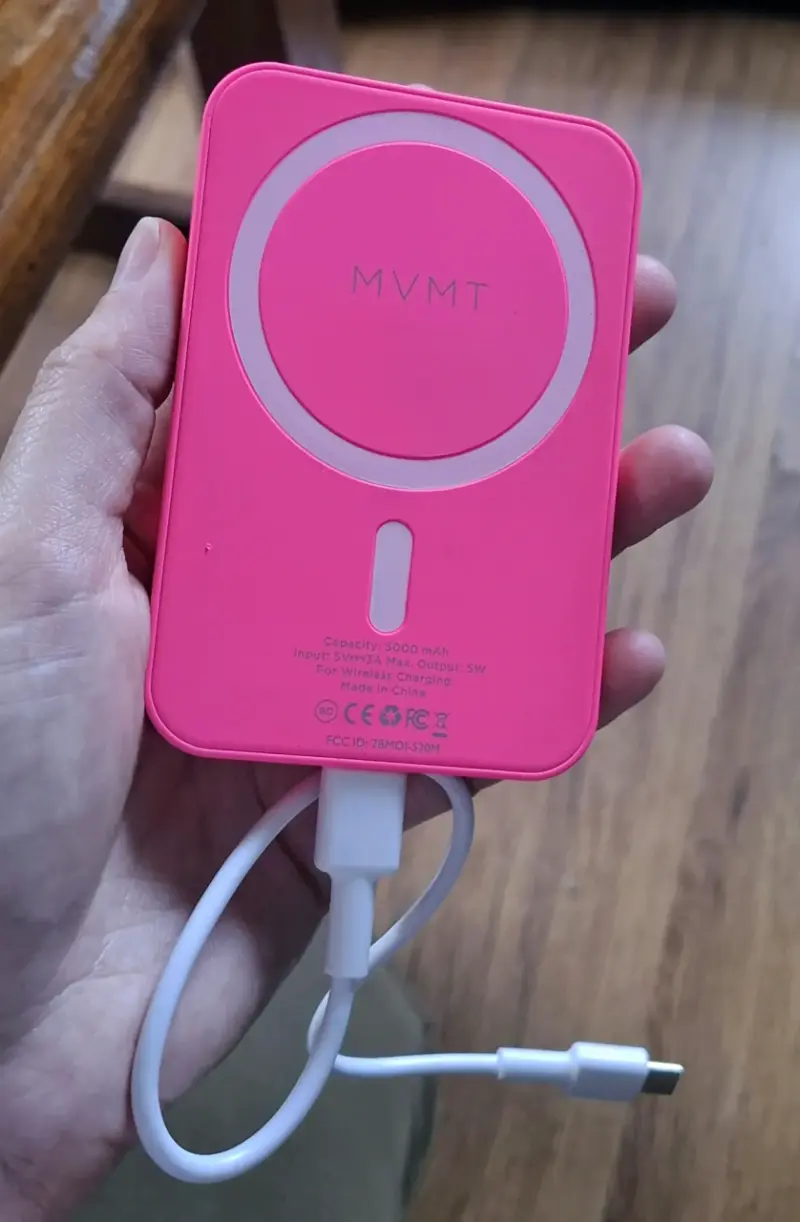Cargador magnético portátil MVMT 5000mAh rosa