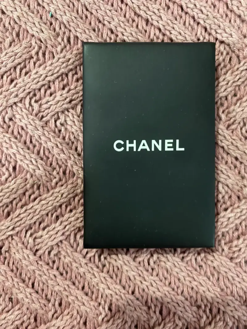 Papel control brillo facial Chanel con espejo - 2
