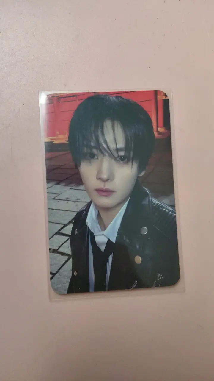 Photocard POB yes 24 lee know HOP