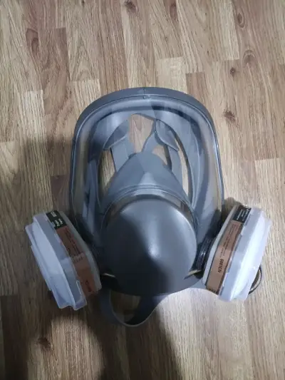 Máscara respiratoria con filtros incluidos - miniatura 1