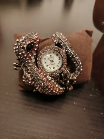 Reloj pulsera de cuarzo con diseño de lagarto - miniatura 3