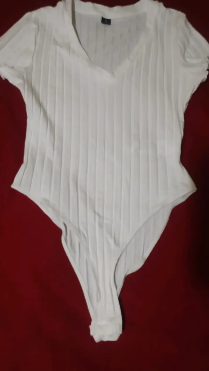Body blanco de mujer con diseño acanalado M - 1