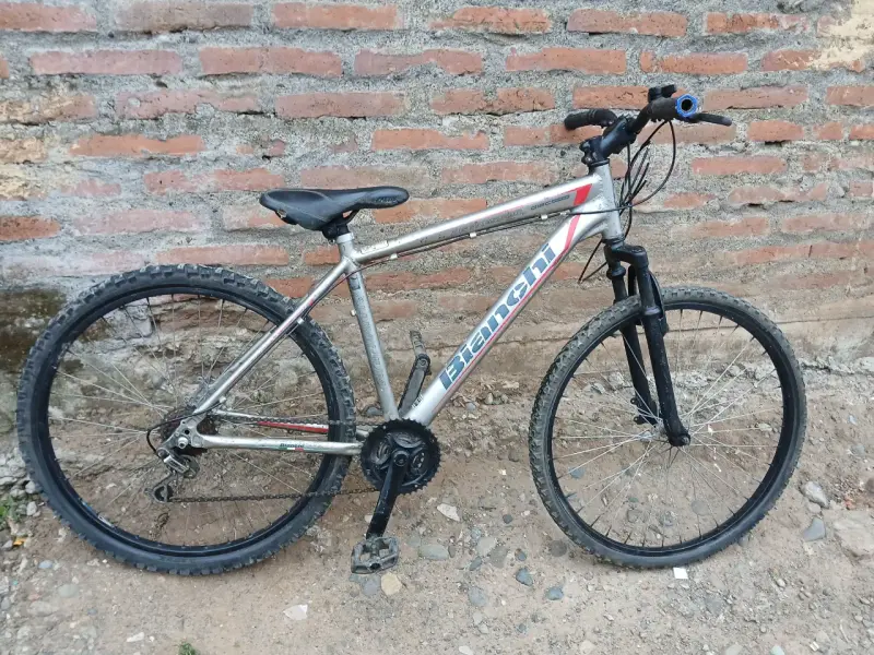 Bicicleta Bianchi de Montaña en Buen Estado - 1