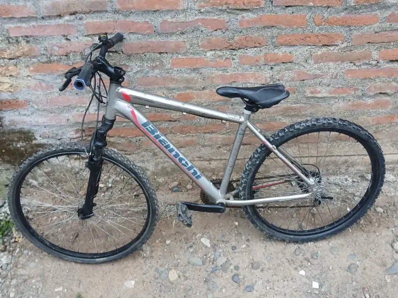 Bicicleta Bianchi de Montaña en Buen Estado - 2