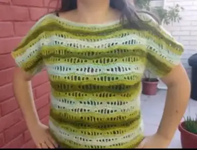 Polera tejida a crochet verde y blanco 🌿 - miniatura 1